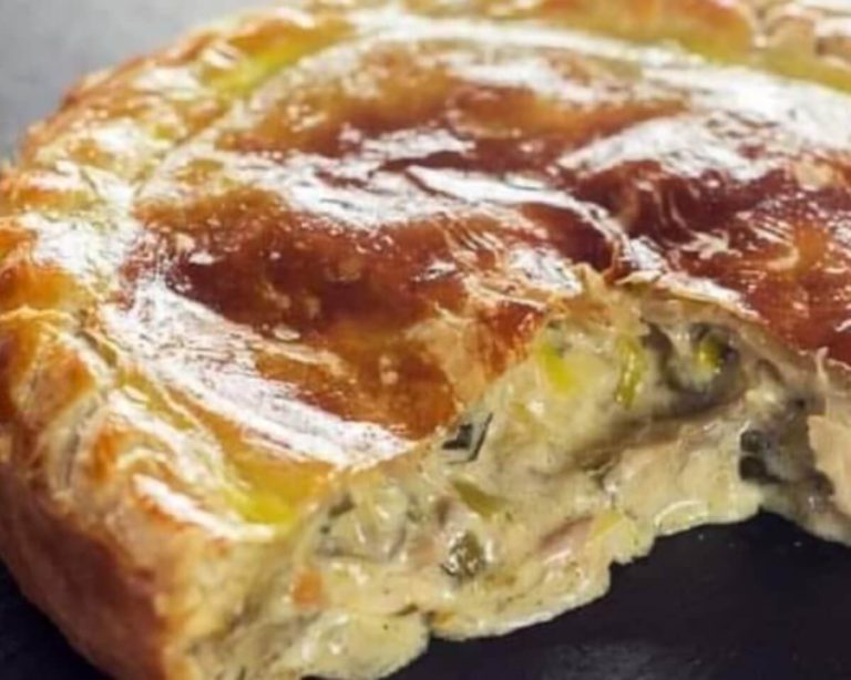 Tourte au Poulet, Poulet en Croûte, Préparation Tourte au Poulet, Tourte au Poulet Maison, Pâte Feuilletée au Poulet, Garniture Tourte au Poulet, Comment Faire Tourte au Poulet, Tourte au Poulet Traditionnelle, Repas Tourte au Poulet, Tourte au Poulet Facile, Tourte au Poulet Délicieuse, Tourte au Poulet Française, Tourte au Poulet Étape par Étape, Tourte au Poulet Crémeuse, Tourte au Poulet aux Légumes, Plat Tourte au Poulet, Tourte au Poulet Savoureuse, Recette Classique de Tourte au Poulet, Tourte au Poulet Dorée, Tourte au Poulet Rustique, Tourte au Poulet à la Crème, Tourte au Poulet Maison Facile, Tourte au Poulet Maison Délicieuse, Tourte au Poulet Traditionnelle Française, Tourte au Poulet Maison Crémeuse, Tourte au Poulet aux Champignons