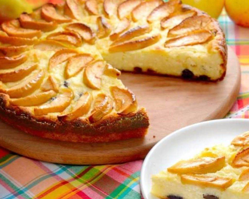 Irrésistible Tarte aux Pommes Française, Tarte aux Pommes Chaleureuse et Réconfortante, Pâtisserie aux Pommes Gourmande, Délice aux Pommes avec une Pâte Feuilletée, Recette de Tarte aux Pommes Divine, Délice aux Pommes à la Française, Pommes Tarte Maison, Tarte aux Pommes à la Cannelle, Tarte aux Pommes à l'Allure Rustique, Galette aux Pommes Délectable, Douceur Sucrée et Salée aux Pommes, Tarte aux Pommes Tentatrice, Tarte aux Pommes avec une Touche Spéciale, Délice de Boulangerie Française Classique, Tartelette aux Pommes à Faire Saliver, Pâtisserie Française Artisanale, Tarte aux Pommes avec une Touche Française, Perfection en Tarte aux Pommes Cuite au Four, Tarte aux Pommes pour Toutes les Occasions, Célébrez avec une Tarte aux Pommes, Délice Culinaire à la Française, Tarte aux Pommes Fraîchement Cuite, Extase devant une Tarte aux Pommes, Élégance de la Dessert Français, Savourez la Tarte aux Pommes.