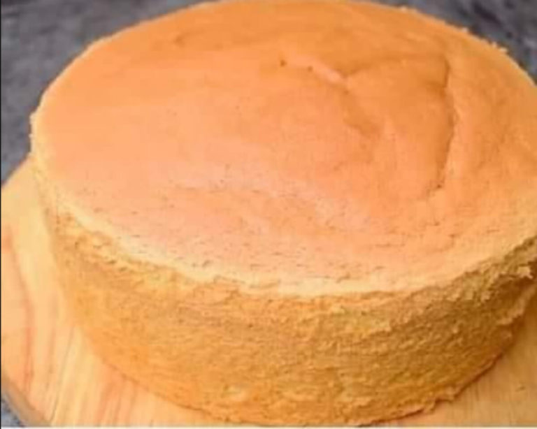 Gâteau Haut Et Sponge, Gâteau éponge à étages, Gâteau moelleux à couches, Gâteau aérien et éponge, Gâteau à haute texture, Gâteau léger et moelleux, Gâteau spongieux élégant, Gâteau haut de gamme en éponge, Gâteau à étages mousseux, Dessert éponge de luxe, Pâtisserie à la texture élevée, Délicieux gâteau haut, Gâteau éponge élaboré, Gâteau éponge gourmet, Gâteau léger de qualité, Gâteau éponge aéré, Gâteau à couches douces, Gâteau moelleux de choix, Gâteau haut de gamme français, Gâteau éponge raffiné, Pâtisserie légère à étages, Gâteau français mousseux, Gâteau hautement texturé, Gâteau éponge décadent, Gâteau à couches français.
