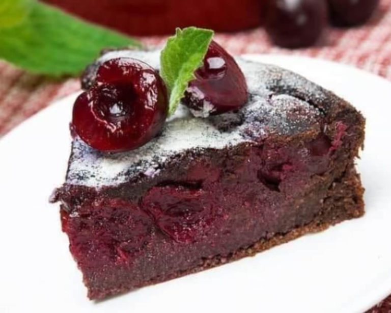 Clafoutis au chocolat et cerises"