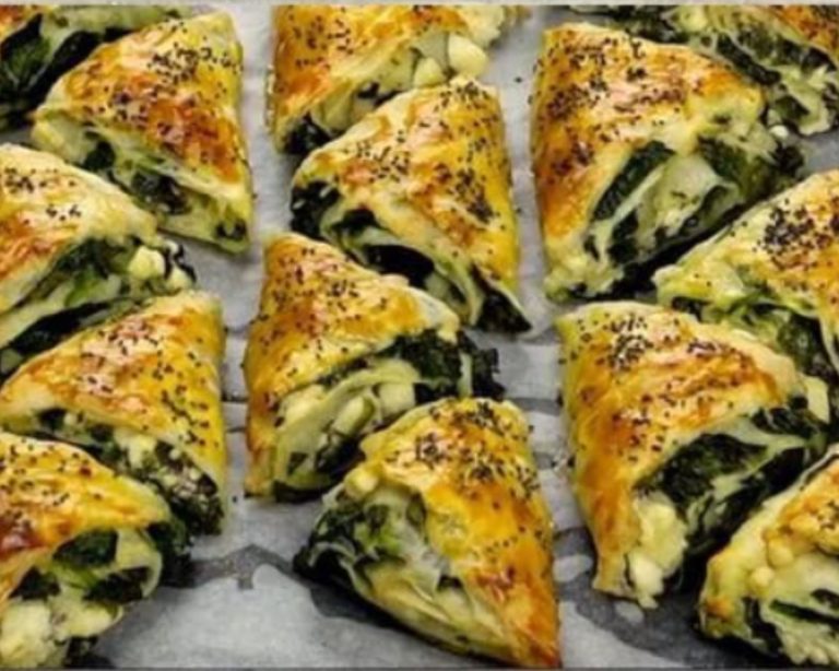 Triangles de pâte phyllo aux épinards et à la feta