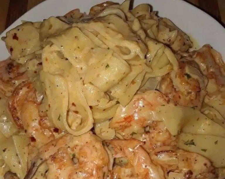 Les Délices des Nouilles Spaghetti au Beurre et aux Crevettes