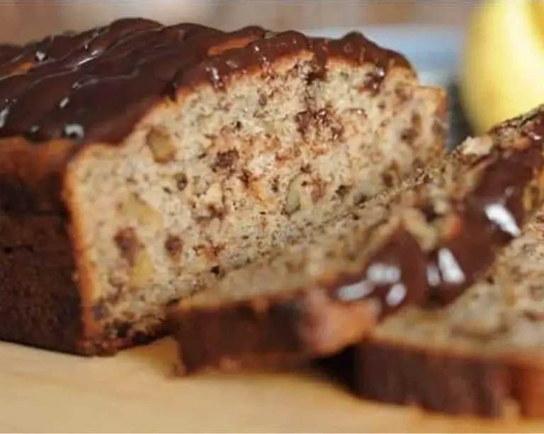 Cake à la banane, noix et pépites de chocolat