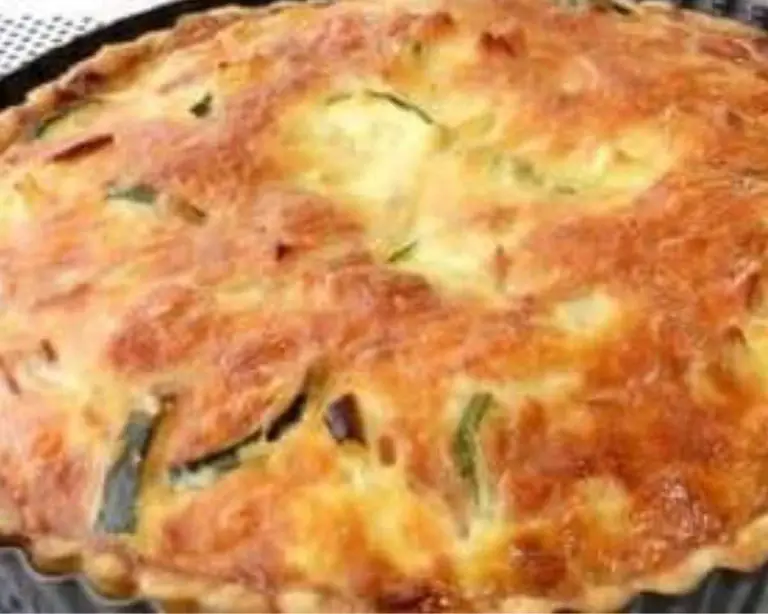 Tarte aux courgettes, oignons et jambon